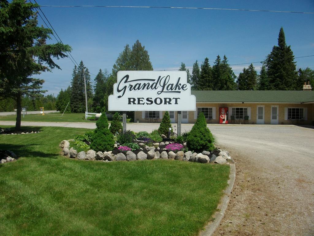 Grand Lake Resort Presque Isle Екстериор снимка