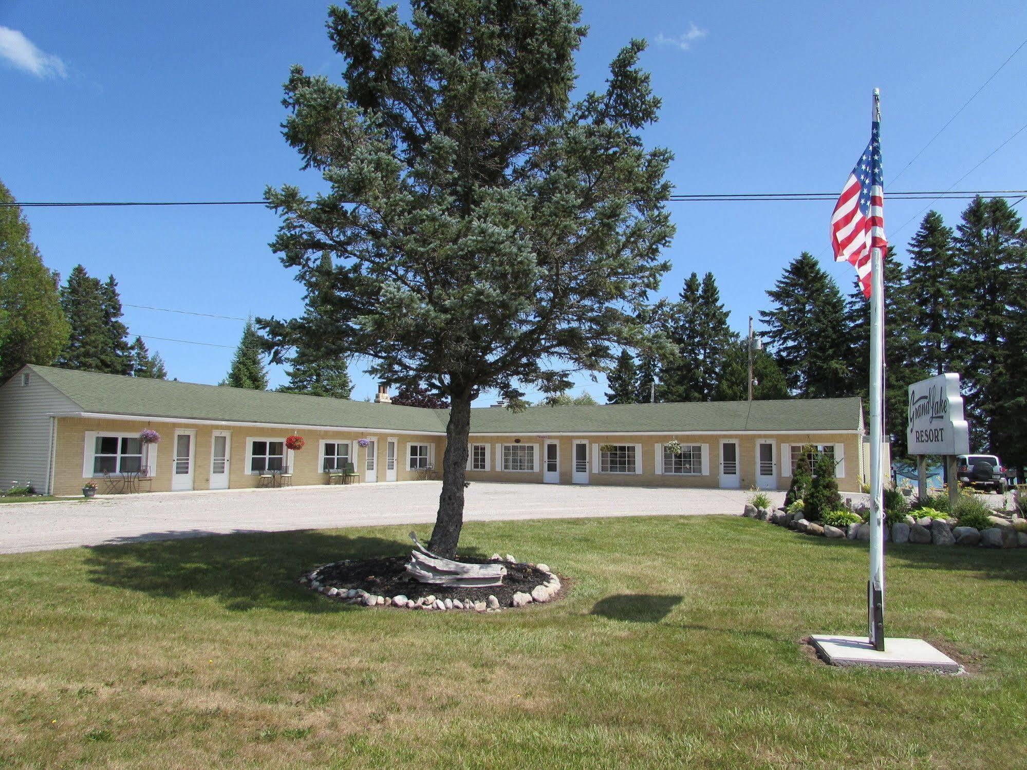 Grand Lake Resort Presque Isle Екстериор снимка