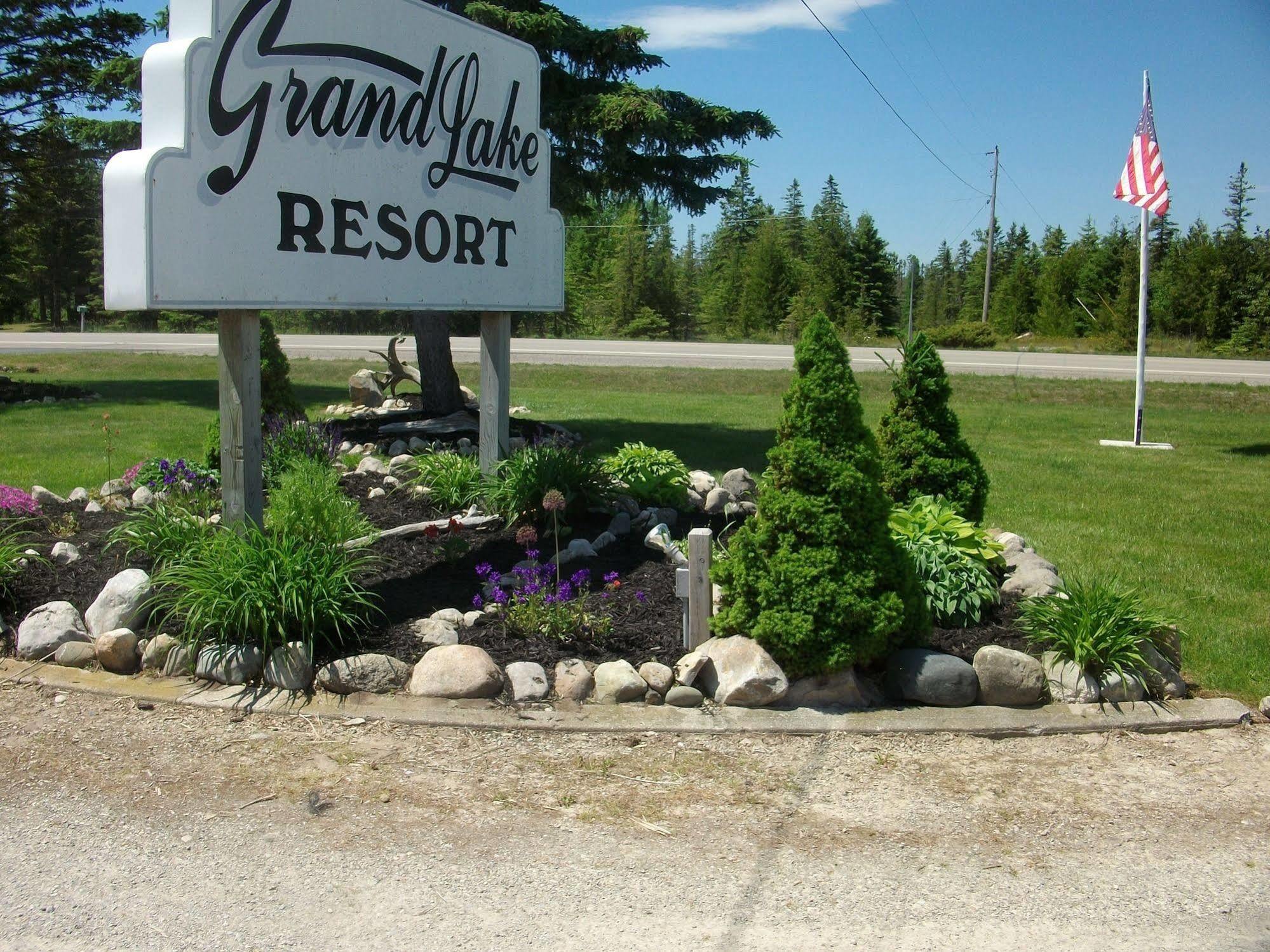 Grand Lake Resort Presque Isle Екстериор снимка