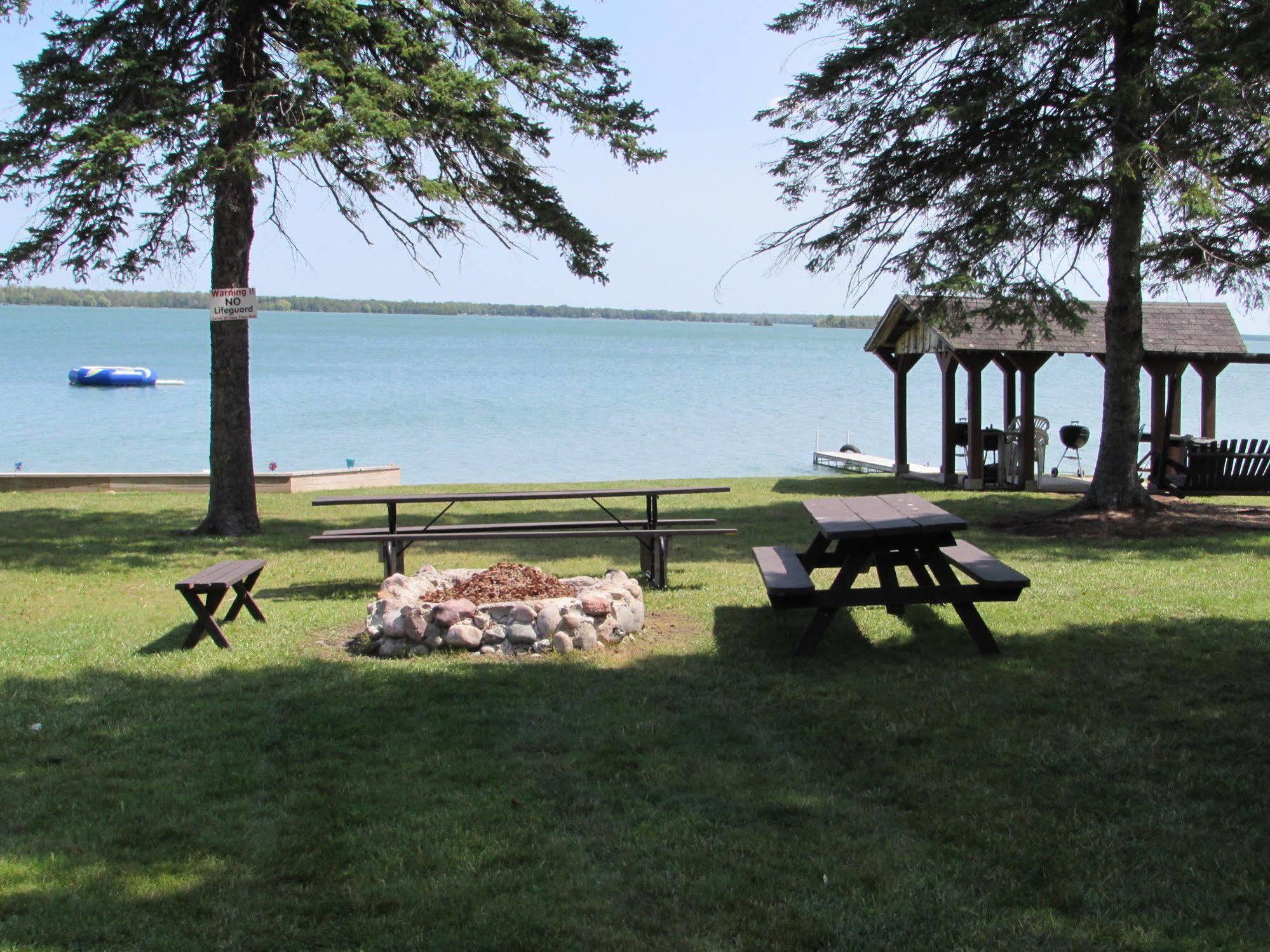 Grand Lake Resort Presque Isle Екстериор снимка